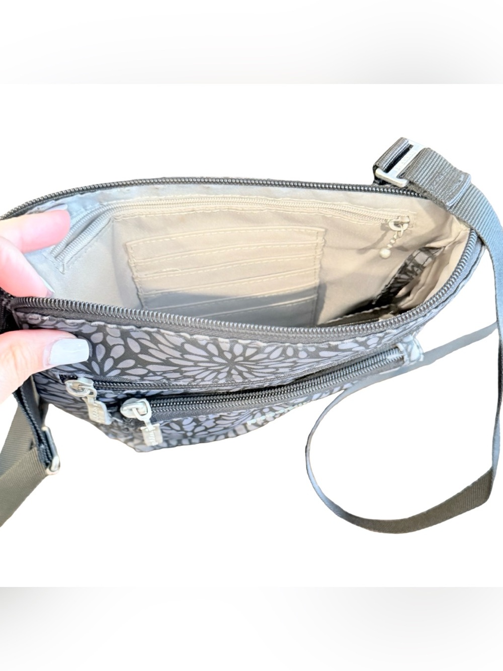 Baggallini Gray and White Floral Crossbody Bag - Picture 11 of 16